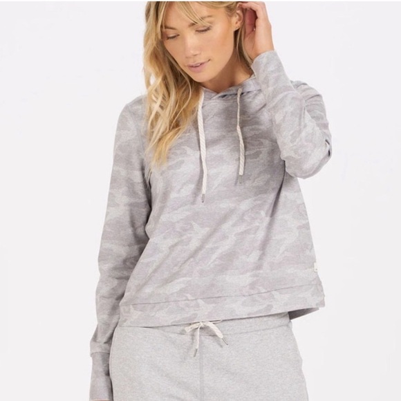 Vuori Tops - Vuori Halo essential hoodie in light gray camo